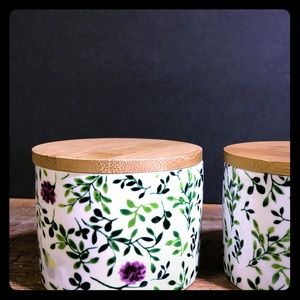 📌Ceramic jar with a sealed top